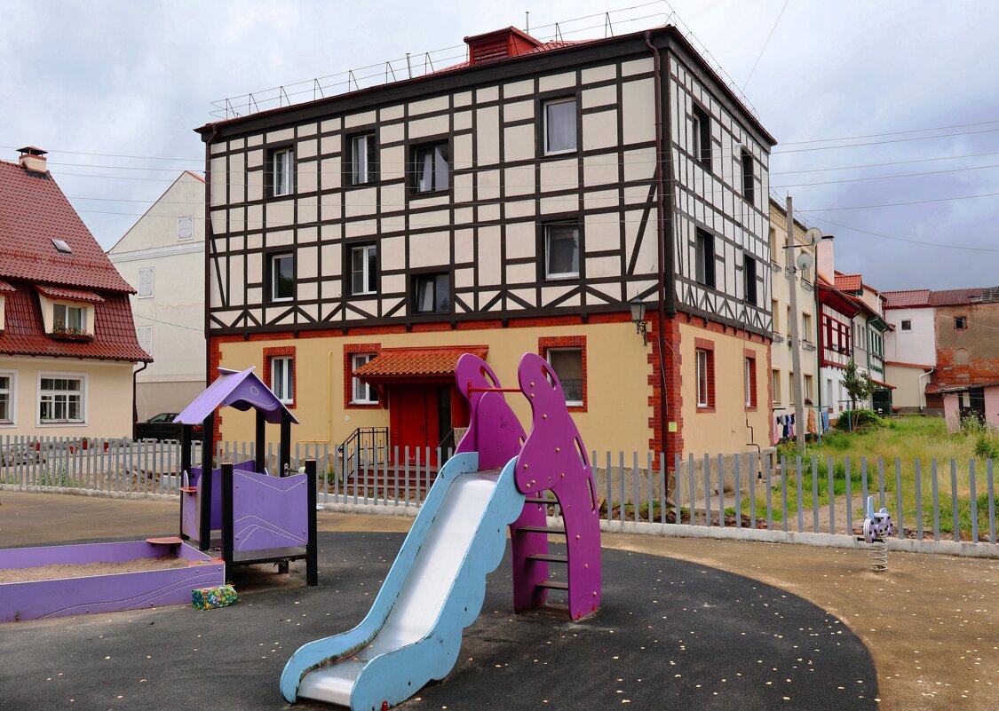 Детская площадка - Сергей Карачин