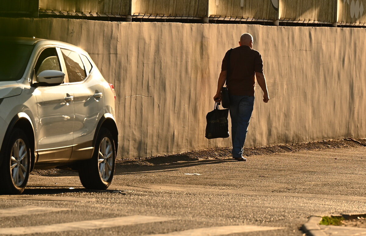 Ранним утром... - Николай Саржанов