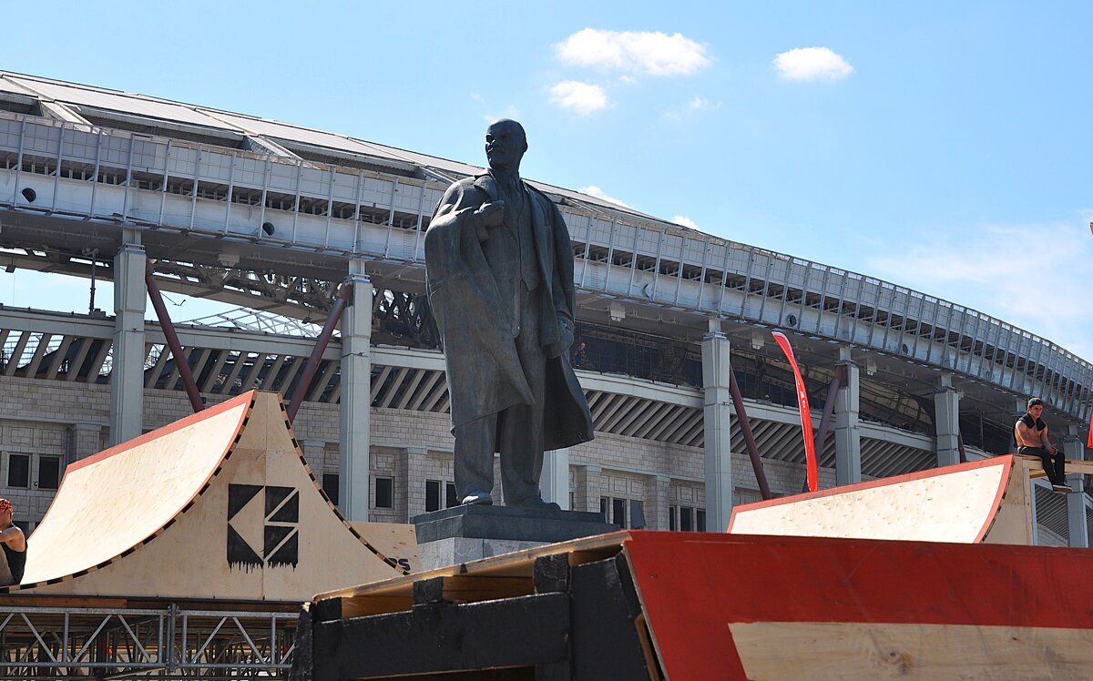 Правильно , товарищи ! Физкультура это архиважно ! - Анатолий Колосов