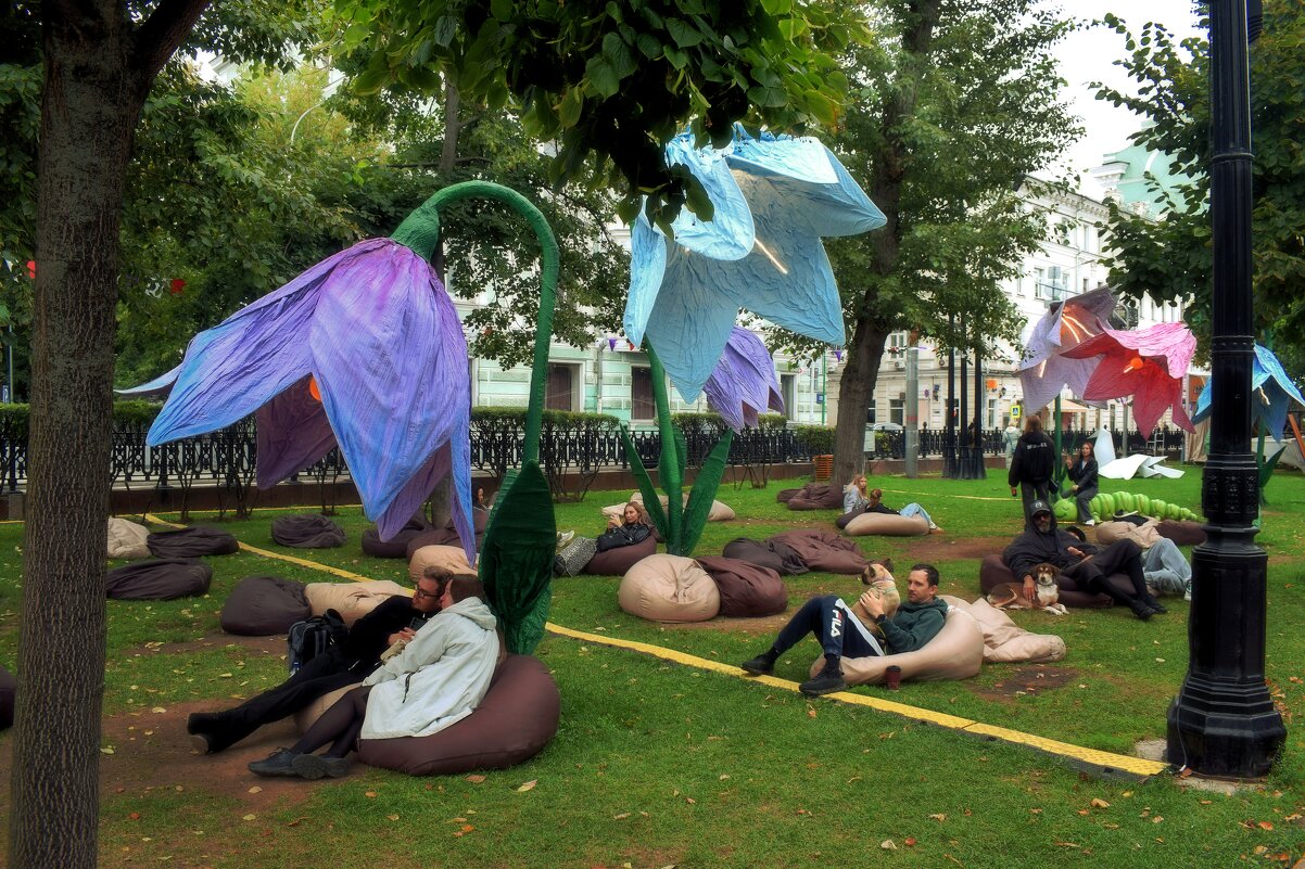 Отдых на Чистопрудном бульваре. - Татьяна Помогалова Отдых на Чистопрудном бульваре. - Татьяна Помогалова