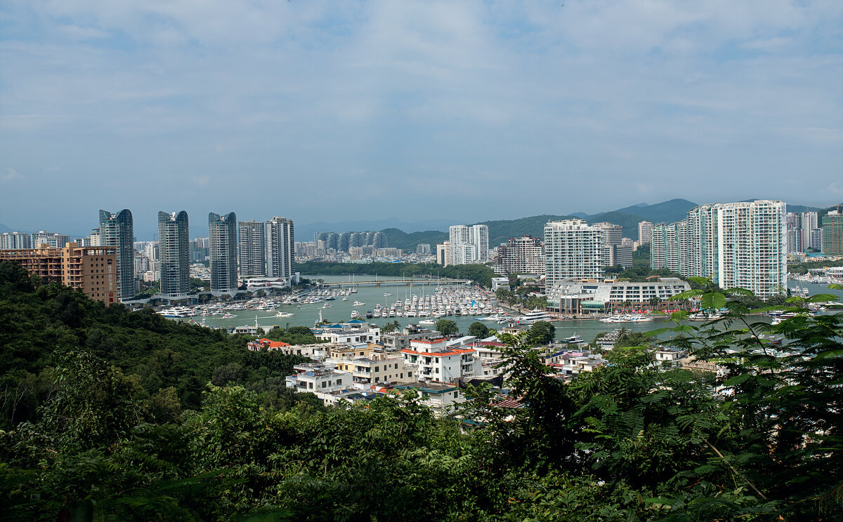 Город среди гор - Лилия .