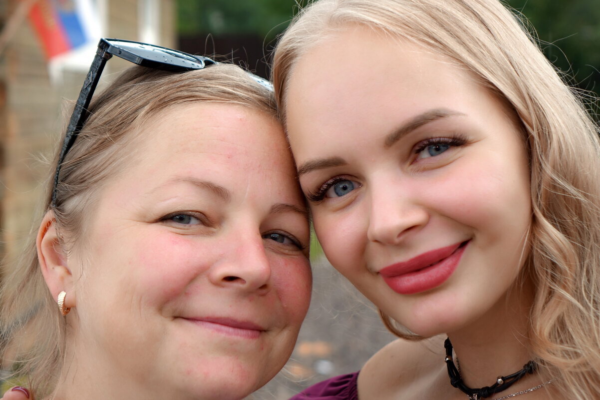 Незнакомки - Игорь Корф