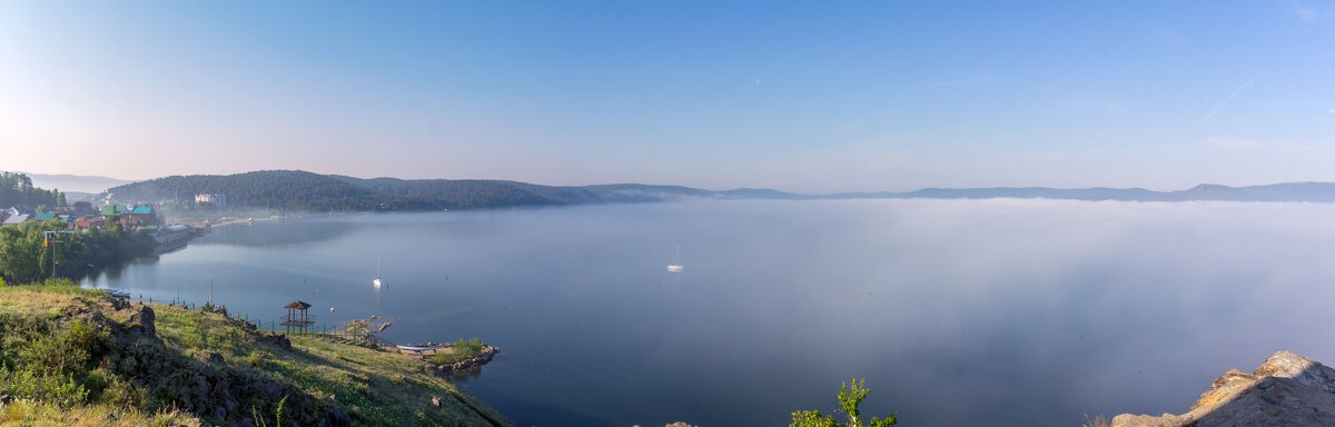 Туманное утро на озере Тургояк (панорама). - Алексей Трухин