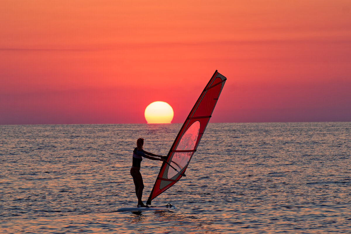 На закате - Дмитрий Емельянов