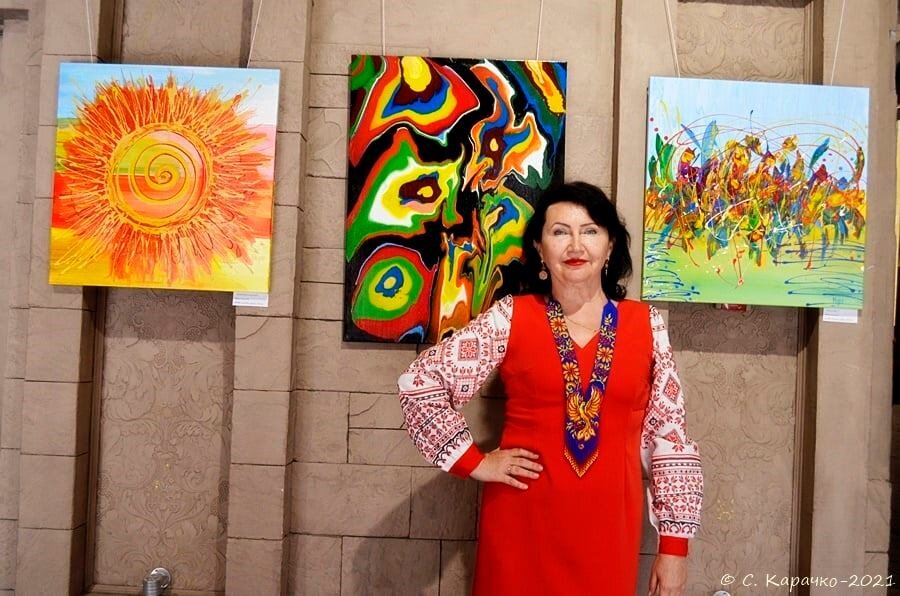 Надія Садовяк художниця - Степан Карачко