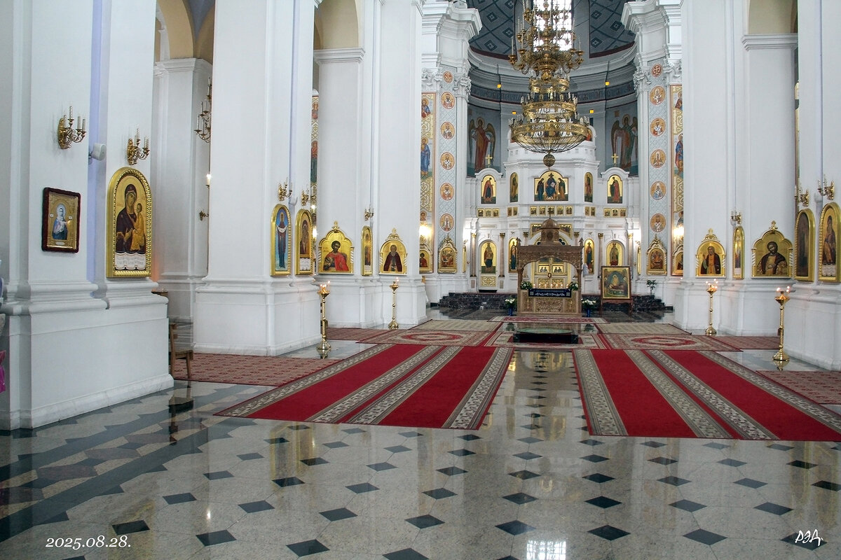 *** - Роланд Дубровский