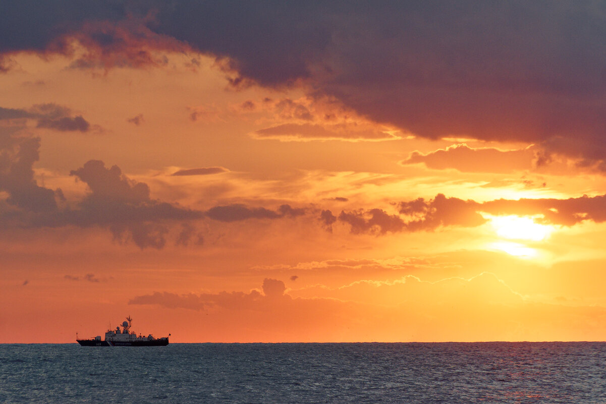 На закате - Дмитрий Емельянов На закате - Дмитрий Емельянов