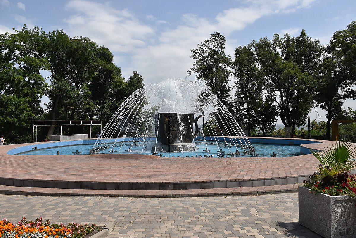 Фонтан у каскадной лестницы - Александр 