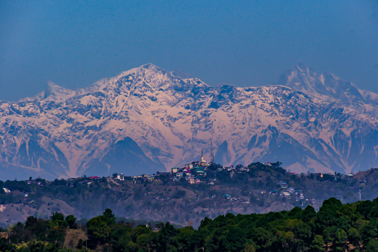 Храм на фоне Гималайских гор - Георгий А Храм на фоне Гималайских гор - Георгий А