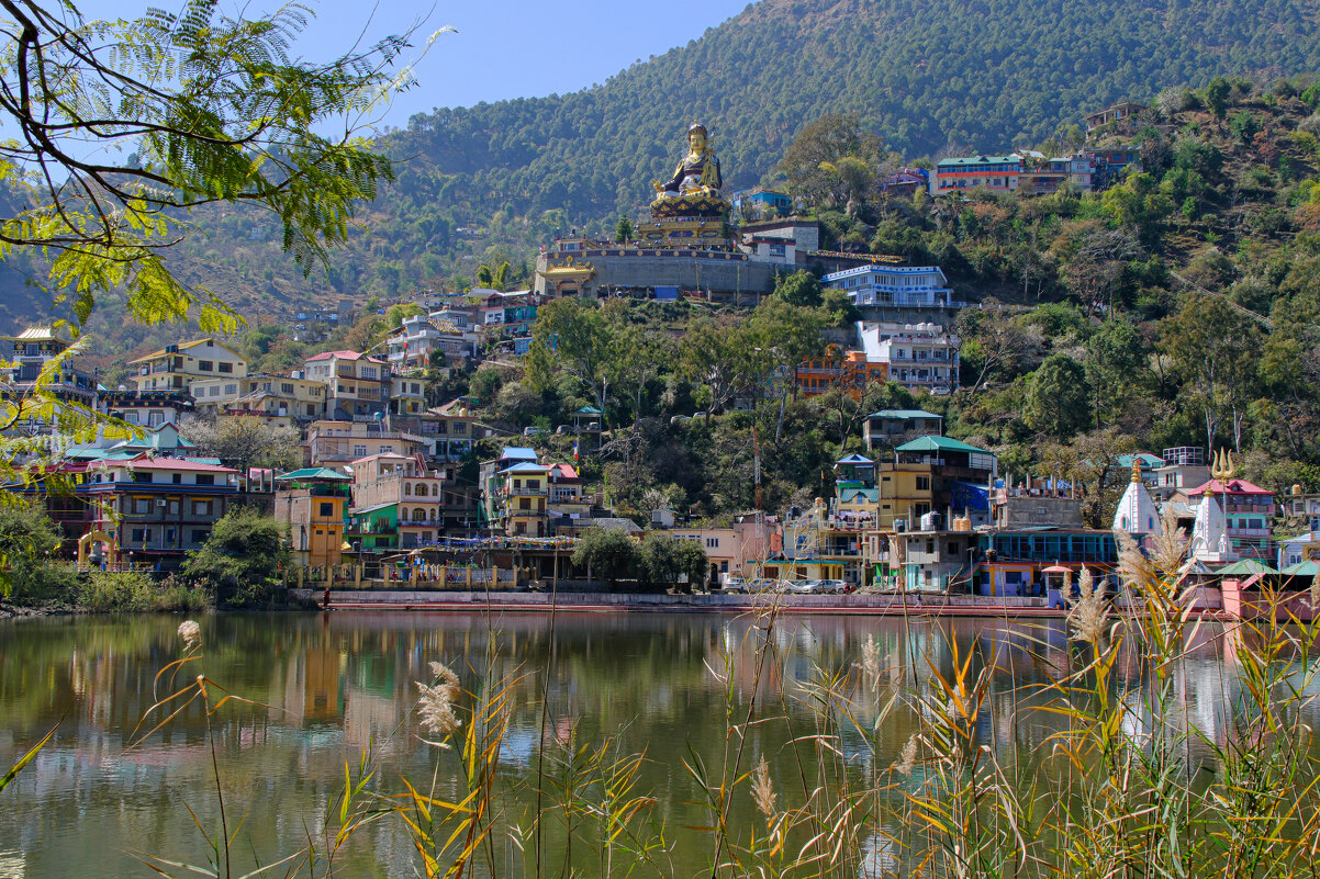 г. Ресалвер с буддистским храмом - Георгий А