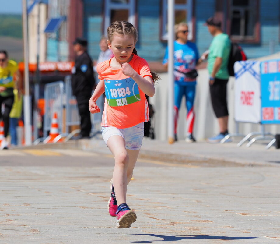 Маленькая бегунья. - Евгений Седов