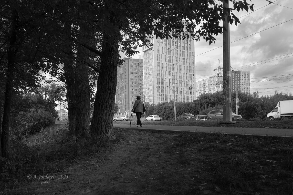На тротуаре - Александр Синдерёв