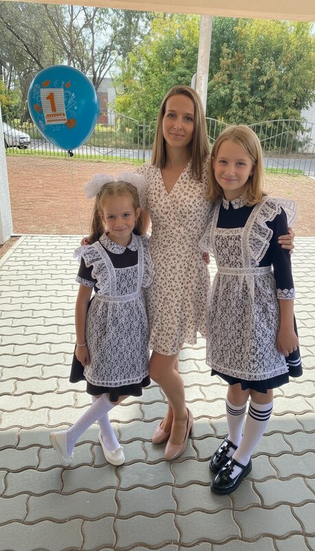 мама с дочками - Alexandr Engels 