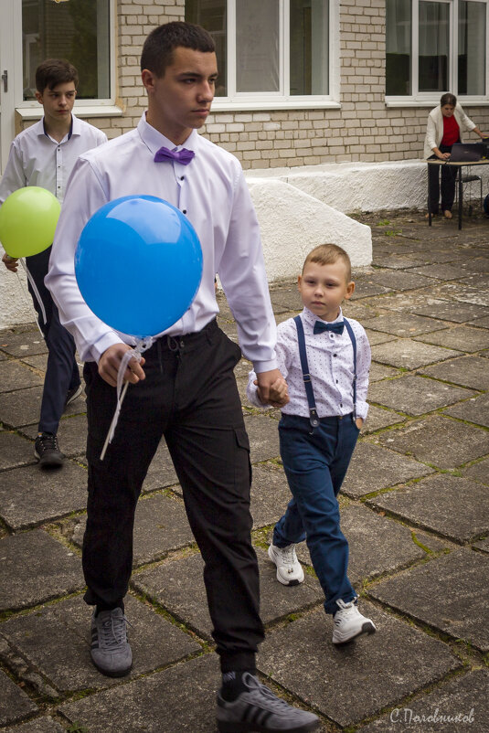 1 Сентября. Ну, давай показывай, что за школа такая! - Sergey 