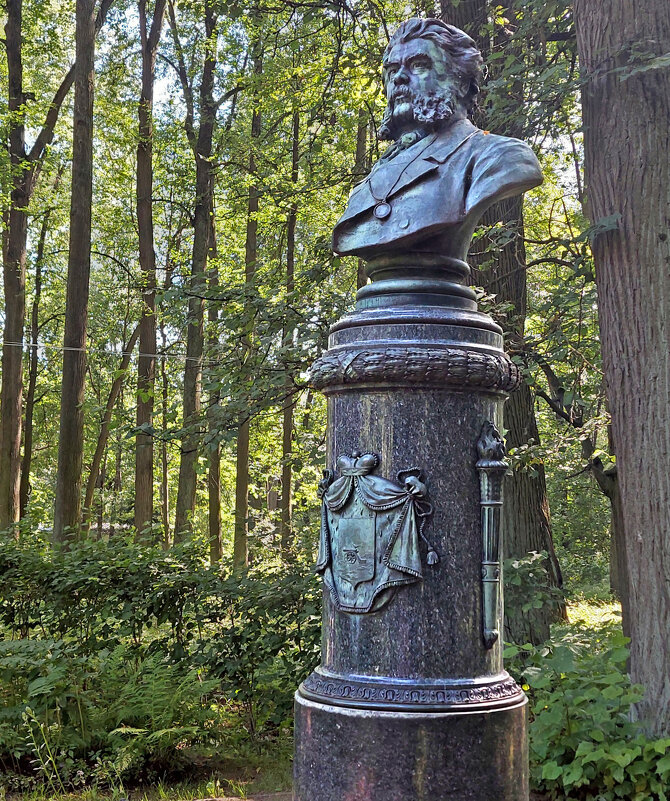 Памятник князю Павлу Петровичу Вяземскому. - ИРЭН@ .