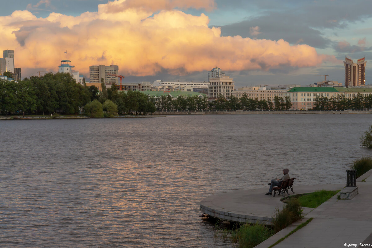 Вечер на набережной - Евгений Тарасов 