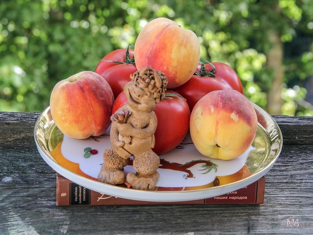 *** - Роланд Дубровский