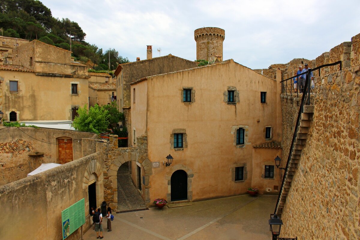 Дворики Тоссы Де Мар - Юрий. Шмаков