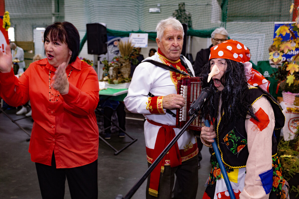 Дкмала мужчина... - Александр Силинский