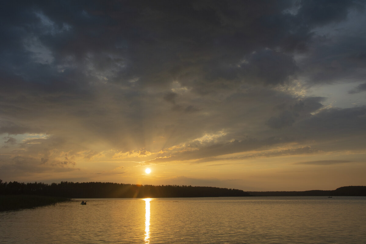 Закат на Селигере - Михаил Онипенко