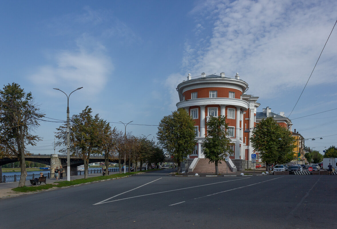 Памятник архитектуры "Дом Ворошиловских стрелков". - Михаил "Skipper"