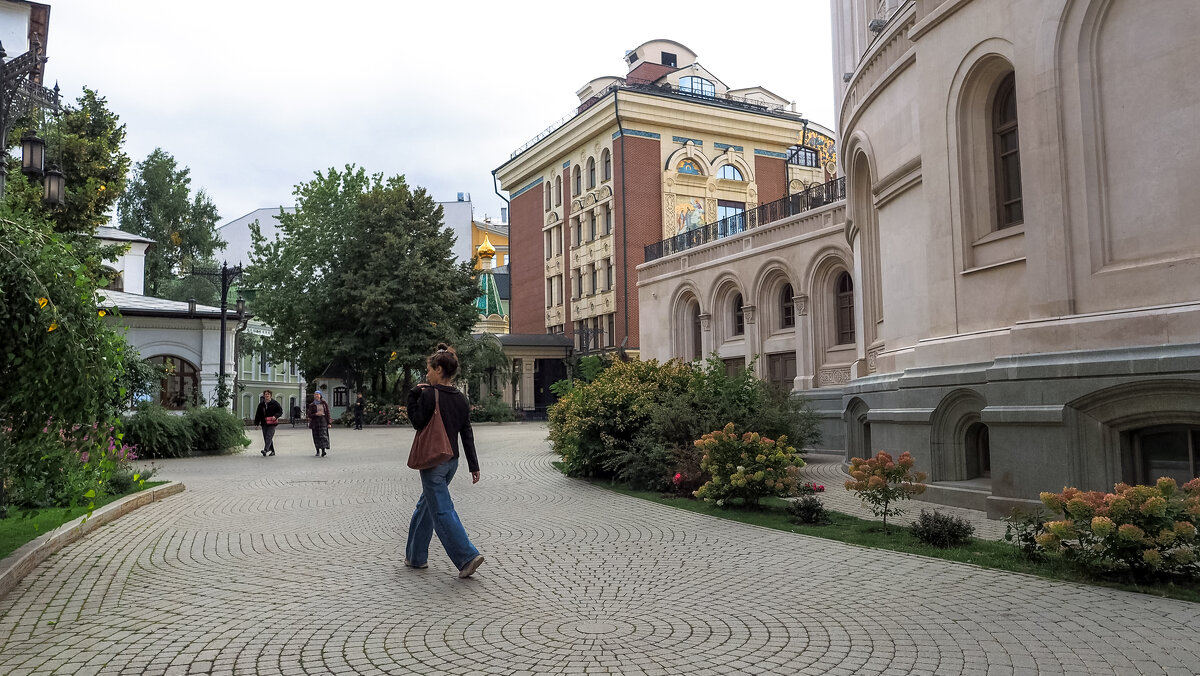 Монастырский Дворик - юрий поляков