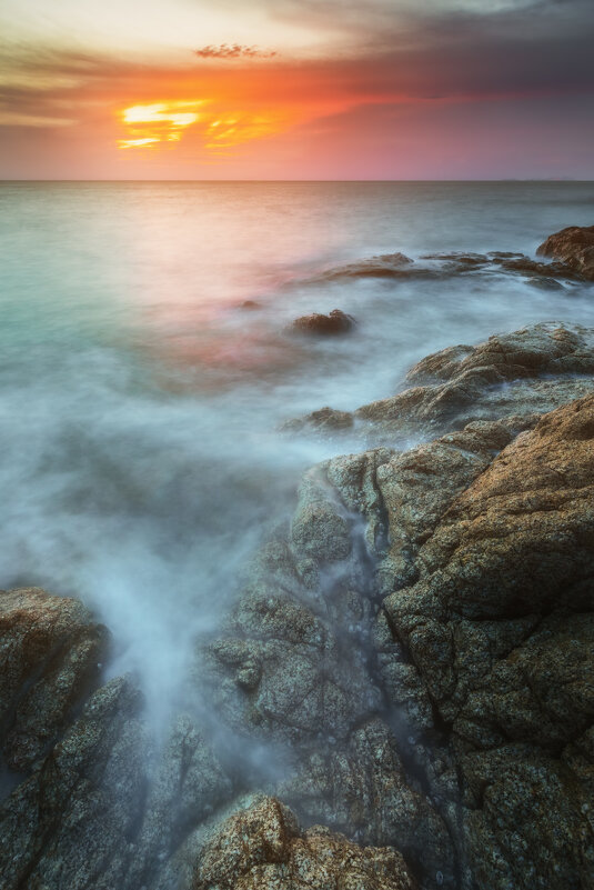 Закат на пляже Наклуа - Максим Токарев