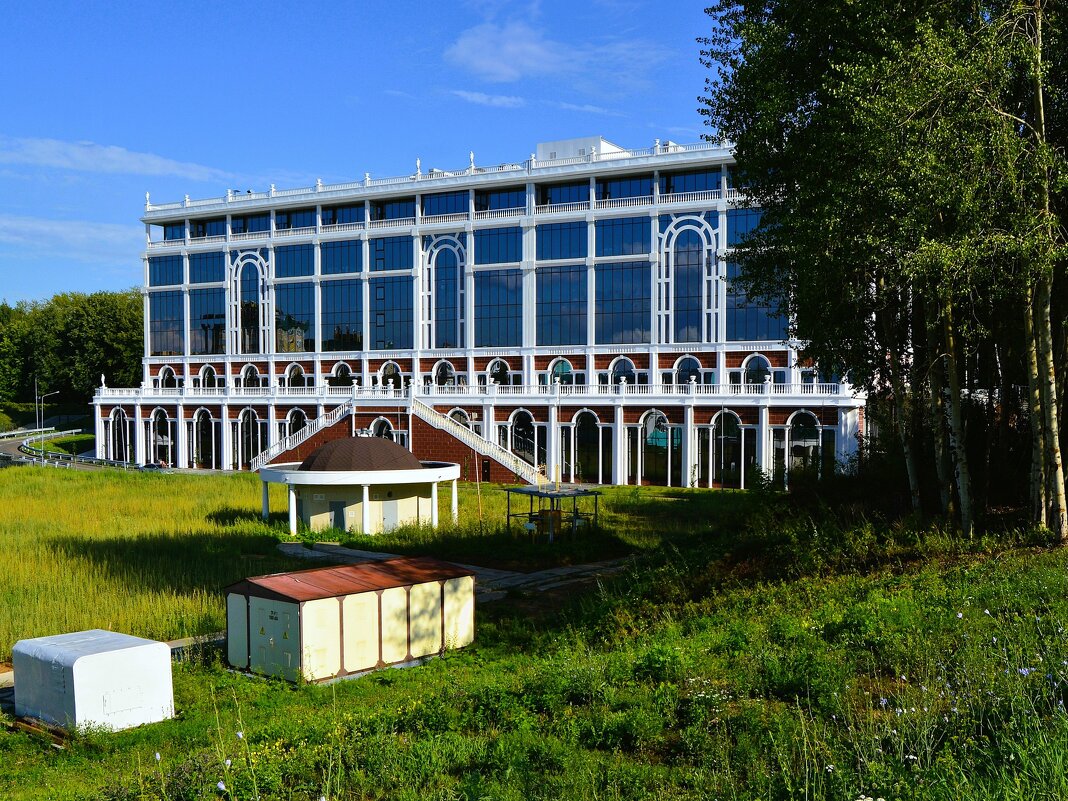 Чебоксары. Бизнес-центр "Амазония". - Пётр Чернега