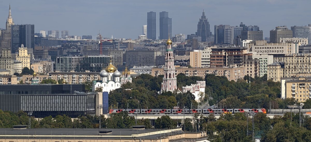 Новодевичий монастырь с Воробьевых гор - <<< Наташа >>>