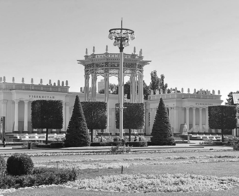 ВДНХ. Черно-белая фотография - Любимова Ольга 