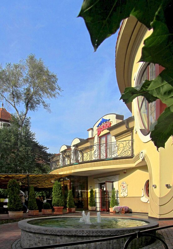 Кафе "Вика" - Сергей Карачин Кафе "Вика" - Сергей Карачин