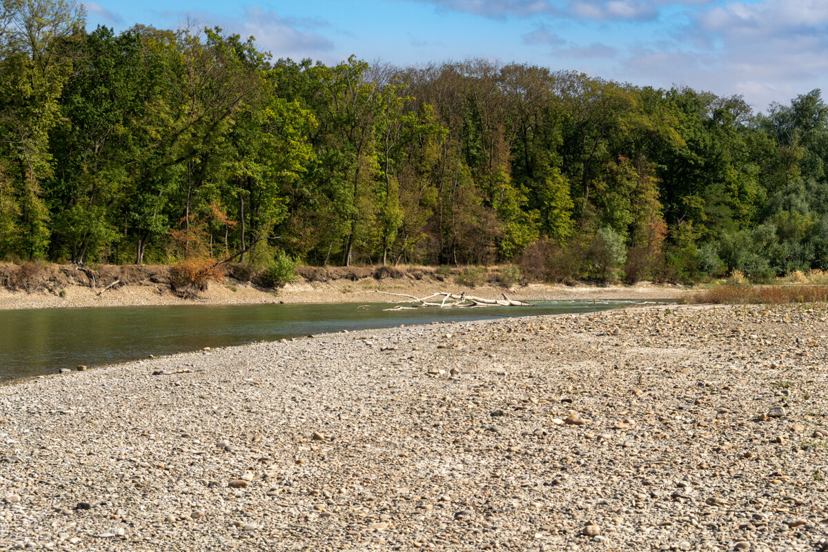 Река Кубань мелеее, когда на горе Эльбрус перестает таять снег - Игорь Сикорский