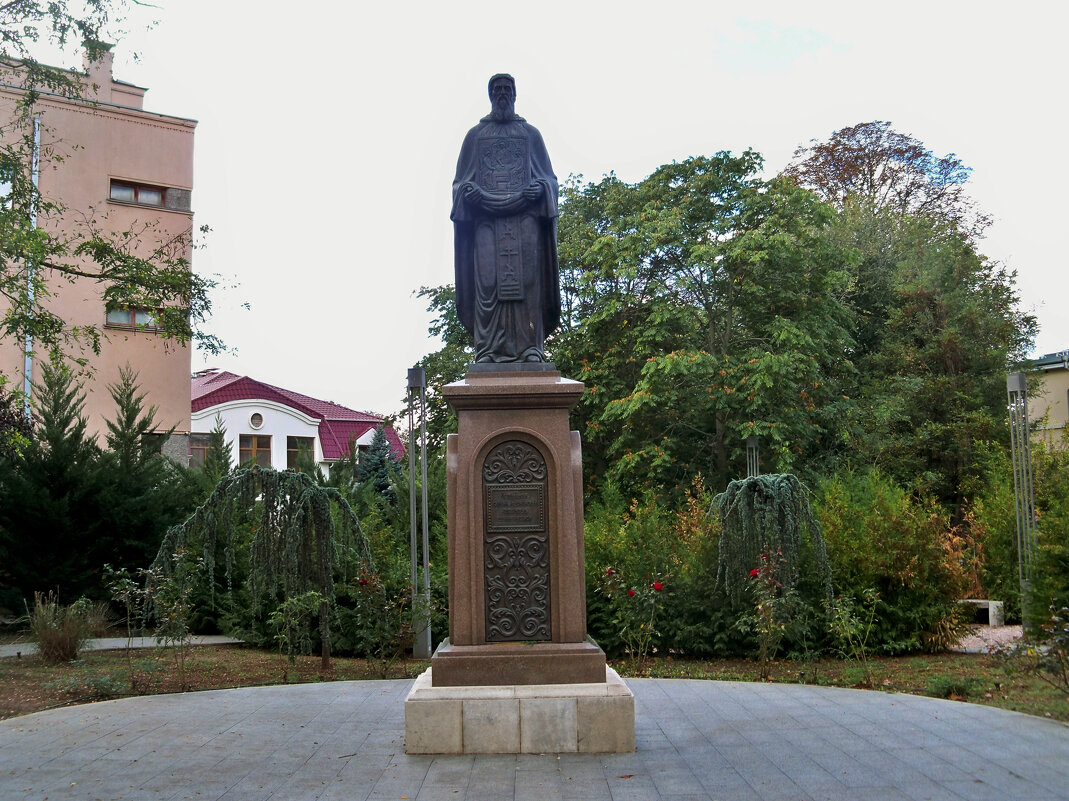 Памятник Сергию Радонежскому в Симферополе - Валентин Семчишин