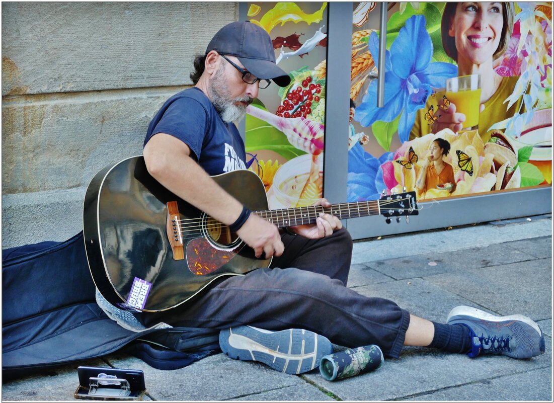 УЛИЧНЫЙ МУЗЫКАНТ... - Elvira E. УЛИЧНЫЙ МУЗЫКАНТ... - Elvira E.