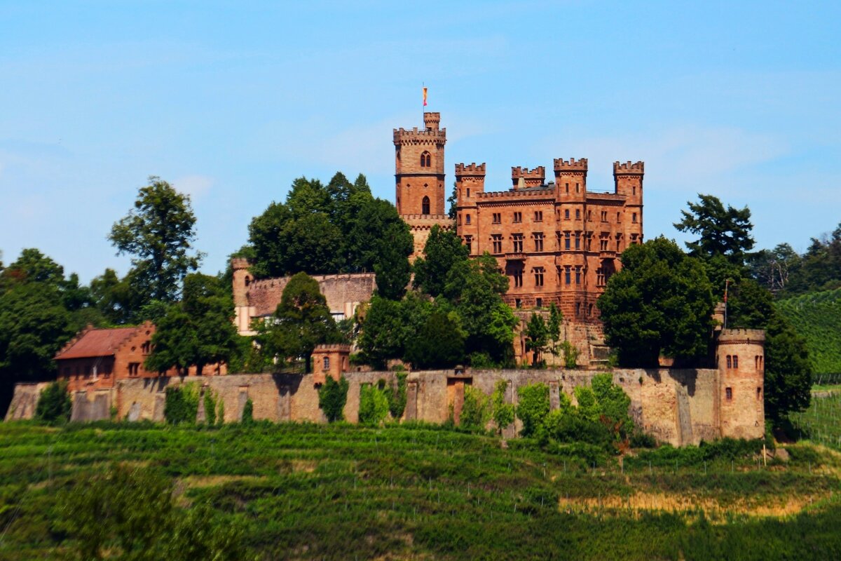 Старый замок - Юрий. Шмаков