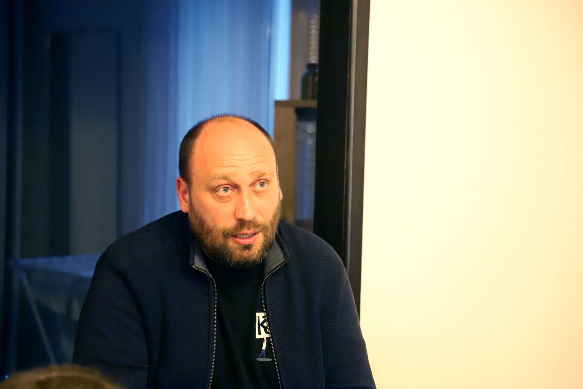 BY - Андрей Л. В.