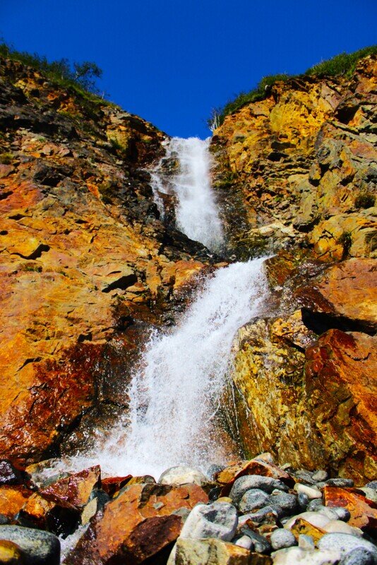 Красный водопад - Александр Чашин