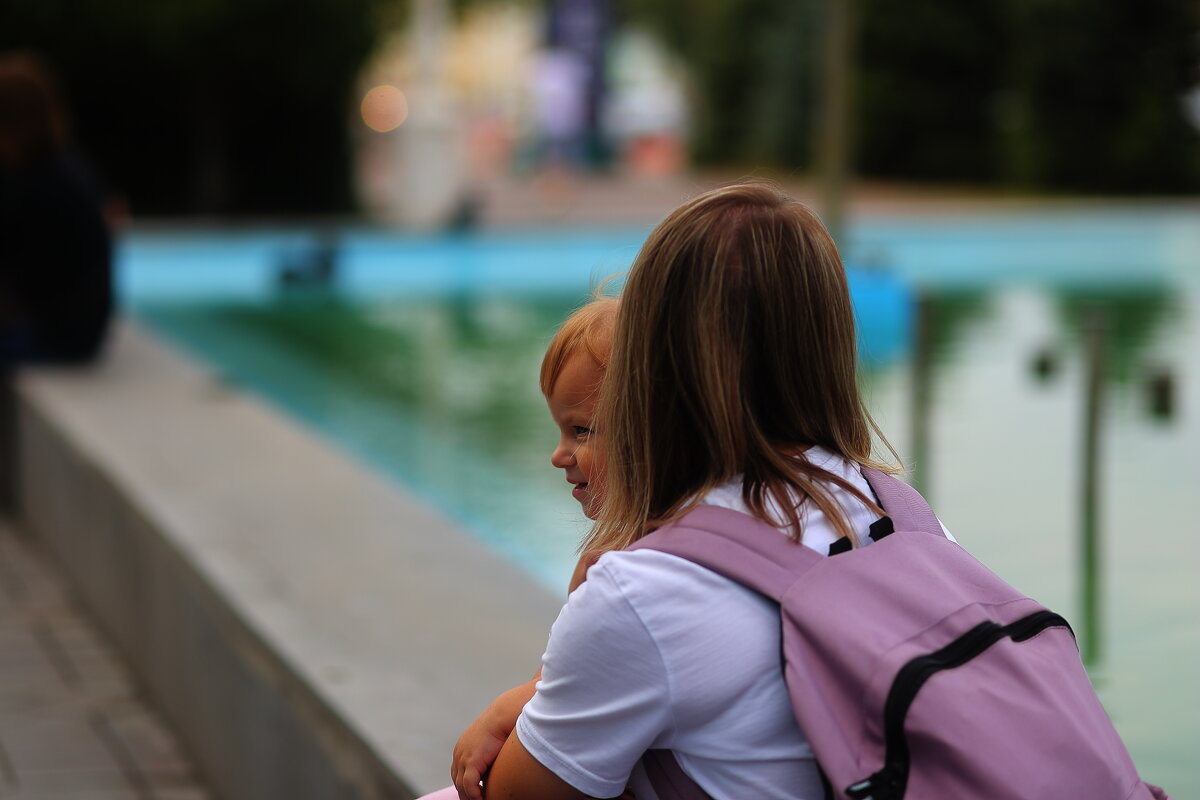 На фонтане - Юрий Гайворонскiий