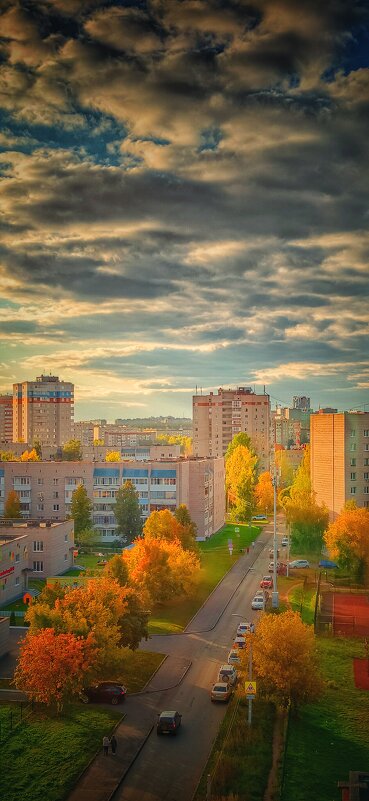 А из нашего окошка осень видна немножко... - Леонид Абросимов