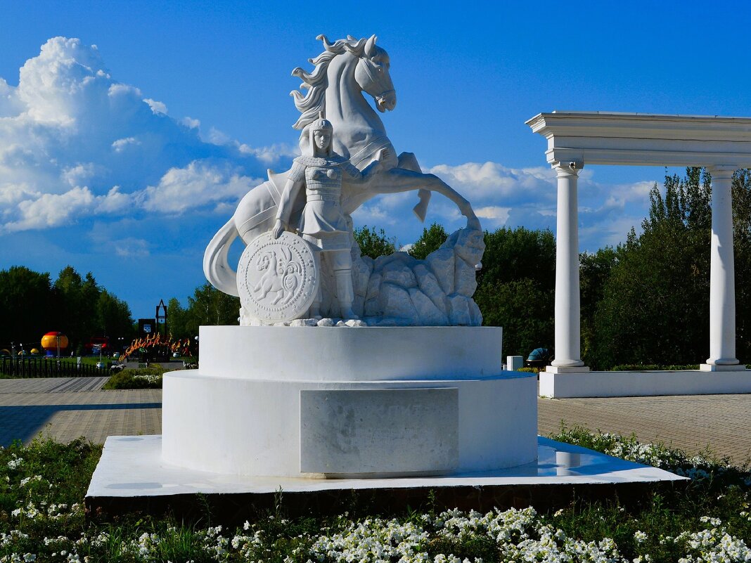 Чебоксары. Скульптурная композиция "Барспит". - Пётр Чернега Чебоксары. Скульптурная композиция "Барспит". - Пётр Чернега