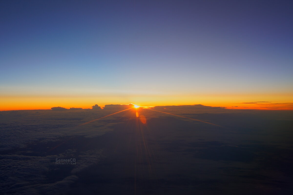 Первые лучи - Сергей Беляев