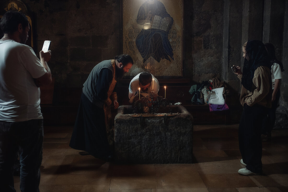 Крещение в грузинской церкви. - Лилия .