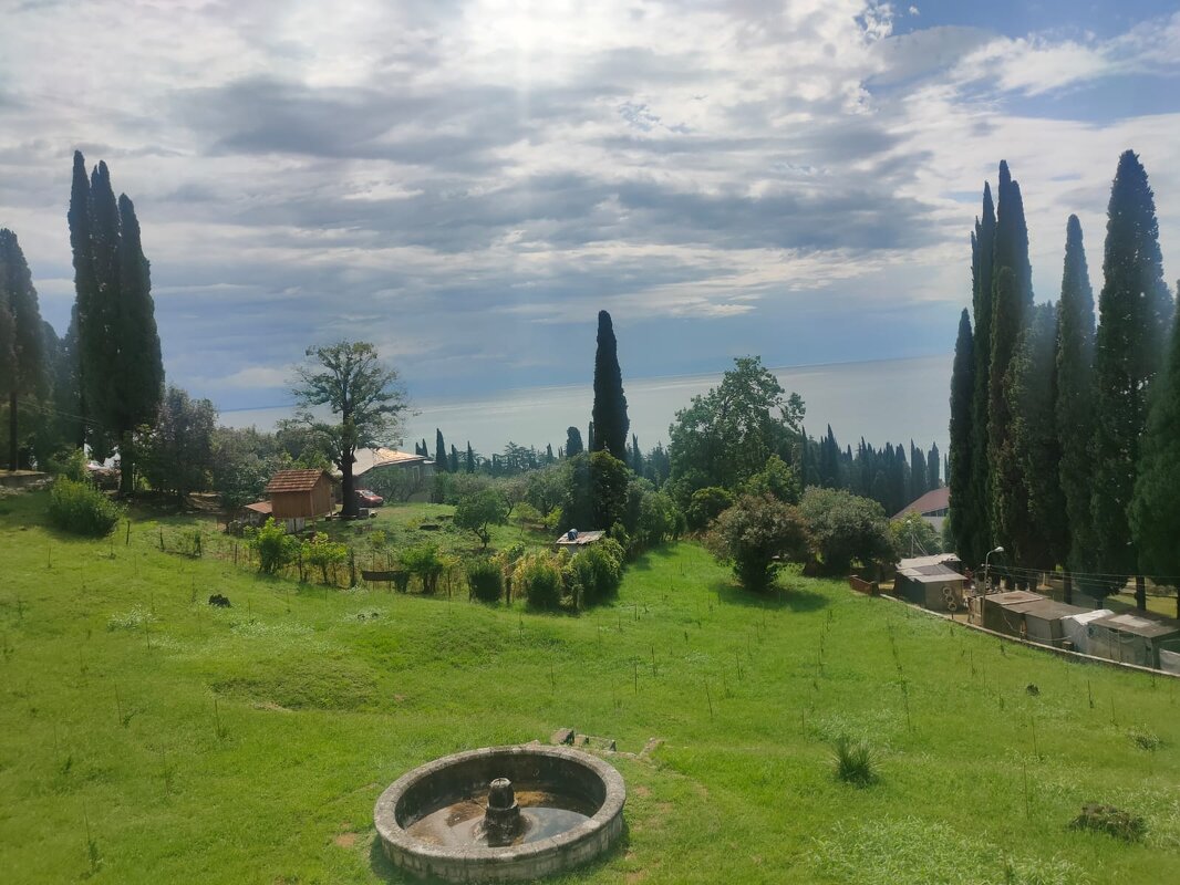 Территория Новоафонского монастыря - Ирэн Территория Новоафонского монастыря - Ирэн