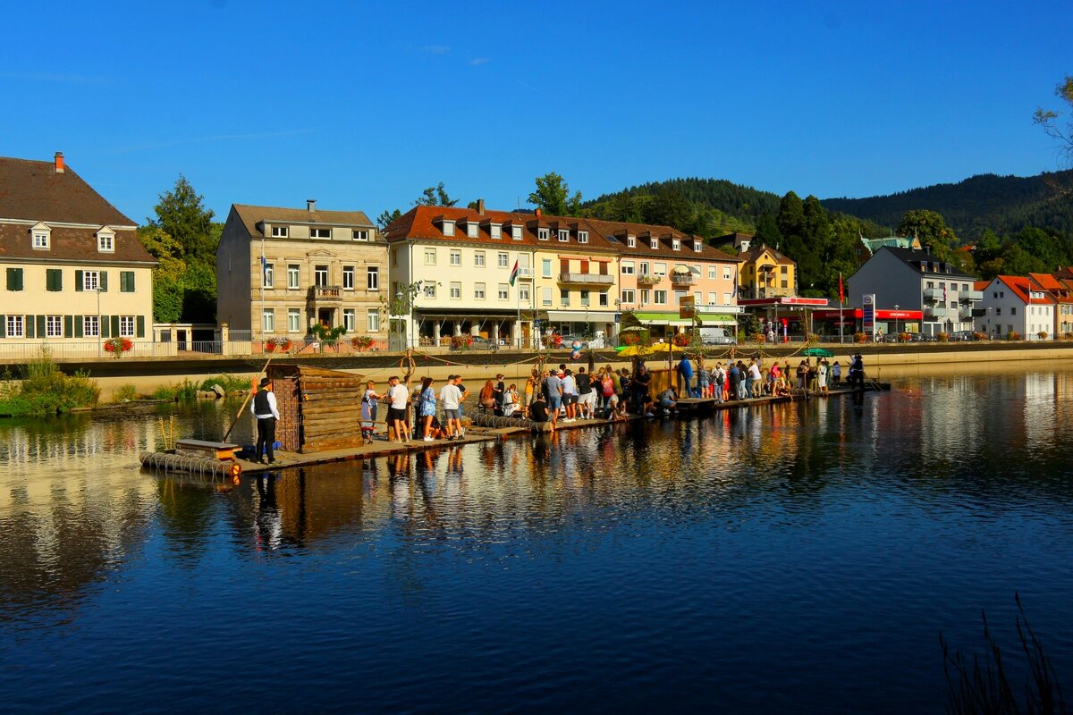 На маленьком плоту - Юрий. Шмаков На маленьком плоту - Юрий. Шмаков