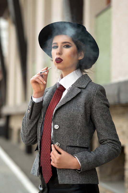 Мария в образе со шляпой и сигаретой - Viktoria Anufrieva