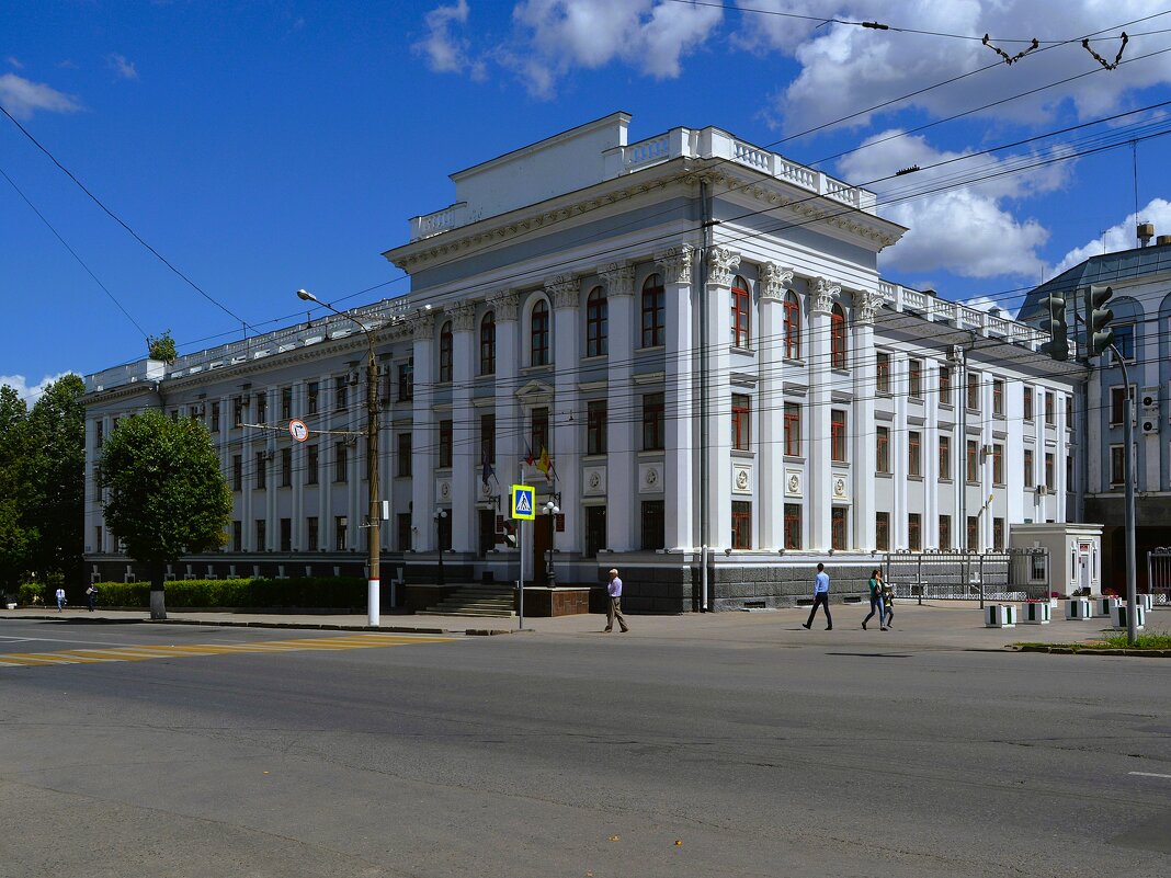 Чебоксары. Здание МВД Чувашской Республики. - Пётр Чернега