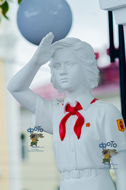 Скульптура пионерки. город Курск - Руслан Васьков