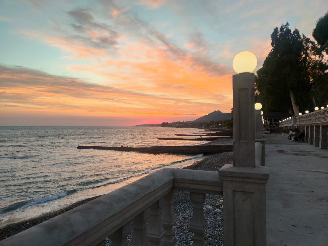 Закат в Новом Афоне - Ирэн Закат в Новом Афоне - Ирэн