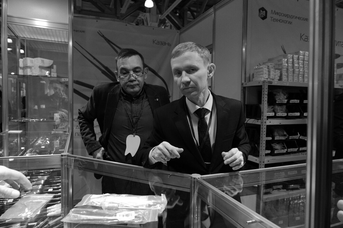 Продавцы инструмента - Сергей Золотавин