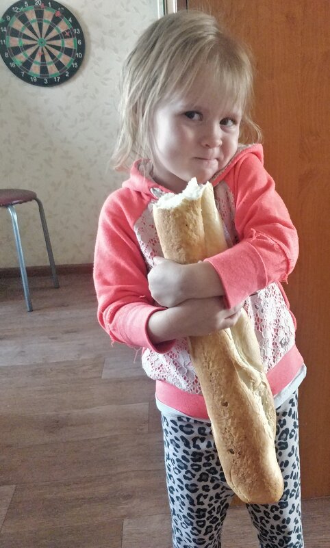 Любитель батонов - Андрей Хлопонин Любитель батонов - Андрей Хлопонин